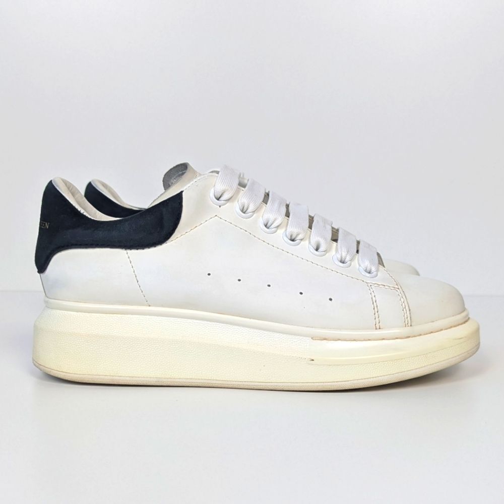 Alexander McQueen Men's Platform Sneakers Black and White 38